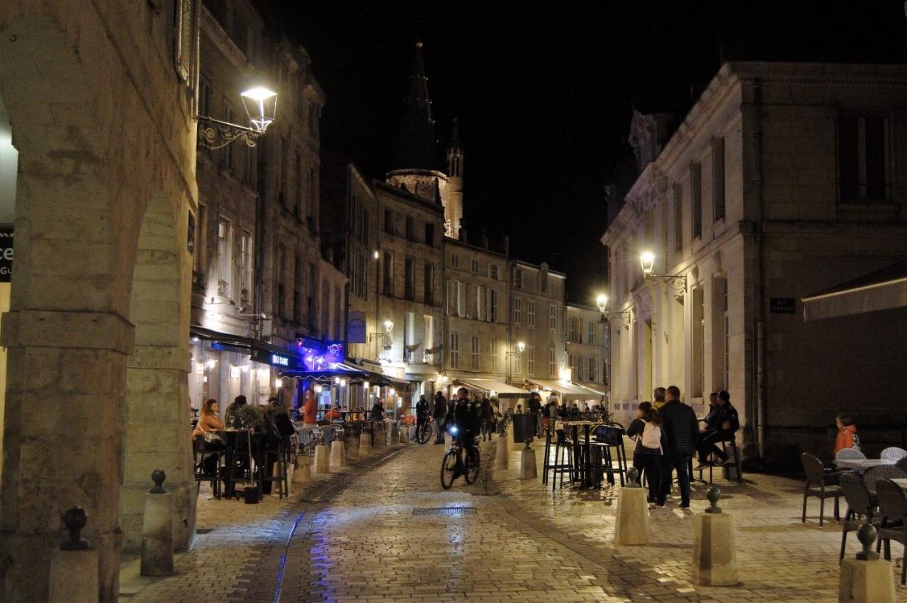 Appartement - Le Petit Rochelais -calme&cosy- Wifi-netflix